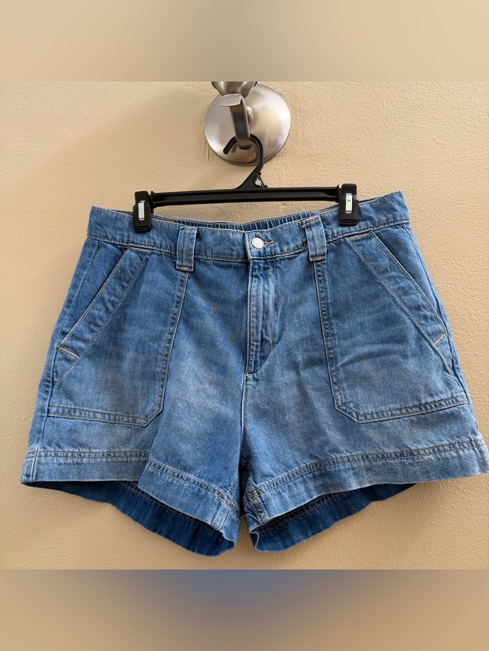 Preloved Old Navy Light Blue Denim Utility Shorts Size L